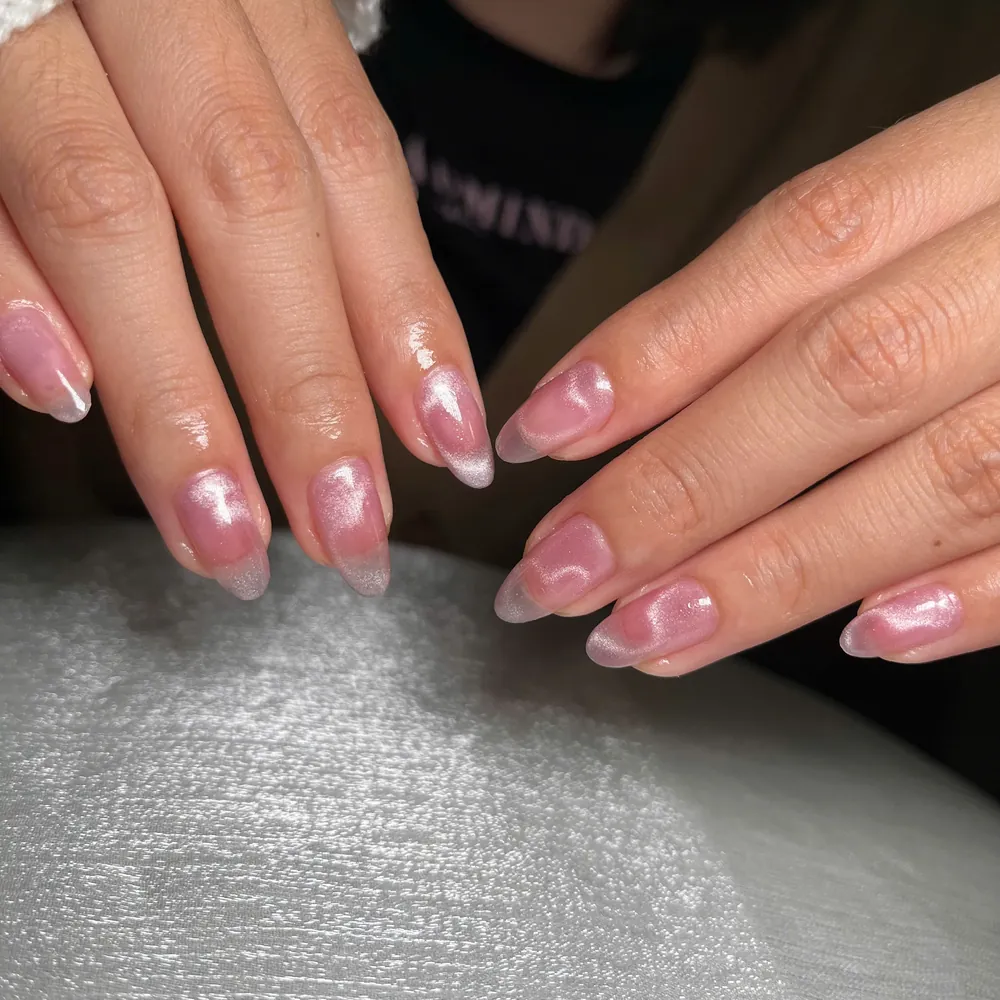 Nail mắt mèo nude làm tại Huệ
